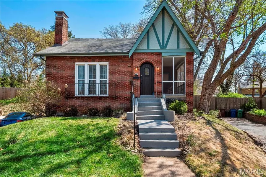 806 Webster CT, St Louis, MO 63119