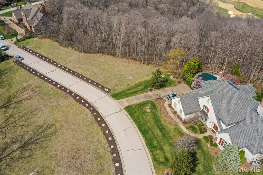 St Albans, MO 63073,375 Merlot LN