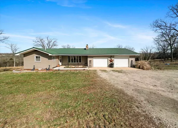 3597 M-KEMPER RD, Mountain Grove, MO 65711