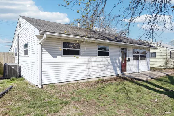 East Alton, IL 62024,217 Bonds AVE