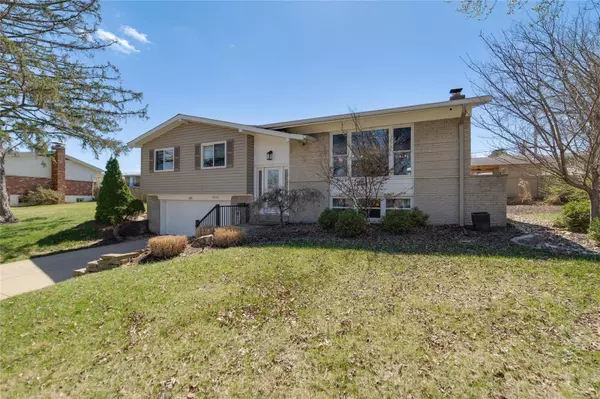 St Louis, MO 63114,10140 Pinehurst DR