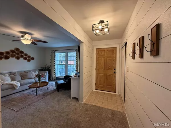 Godfrey, IL 62035,5208 River Aire Dr DR