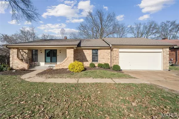 5119 Olde Silver PL, St Louis, MO 63128