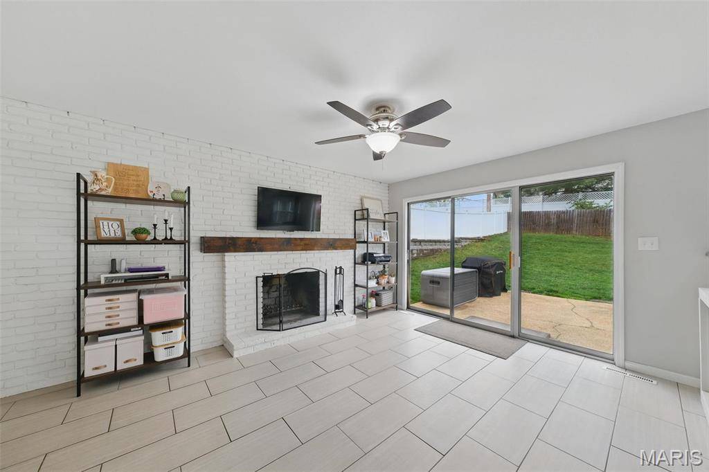 Ballwin, MO 63011,348 Providence RD