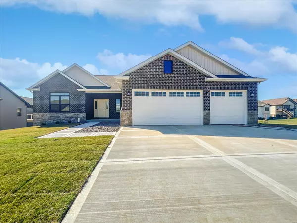 1827 Wellington LN, Maryville, IL 62062