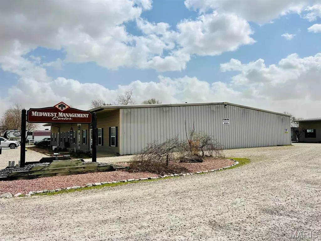 Dexter, MO 63841,1021 Arvin RD