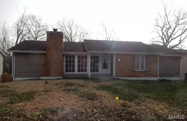 12654 Treeyard LN, St Louis, MO 63138