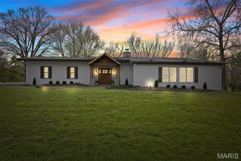 St Louis, MO 63141,12808 Coulange CT