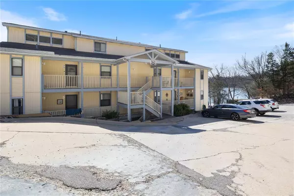 Camdenton, MO 65020,262 Bluff BLVD #1B