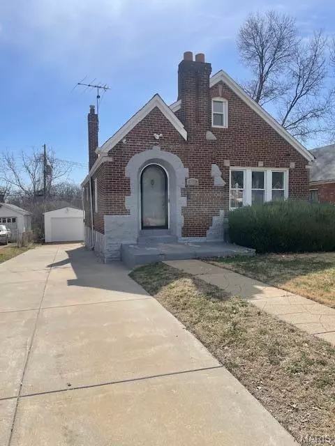 8528 Riverview BLVD, St Louis, MO 63147