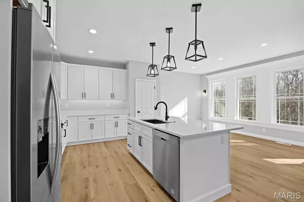 Caseyville, IL 62232,988 Half Moon LN