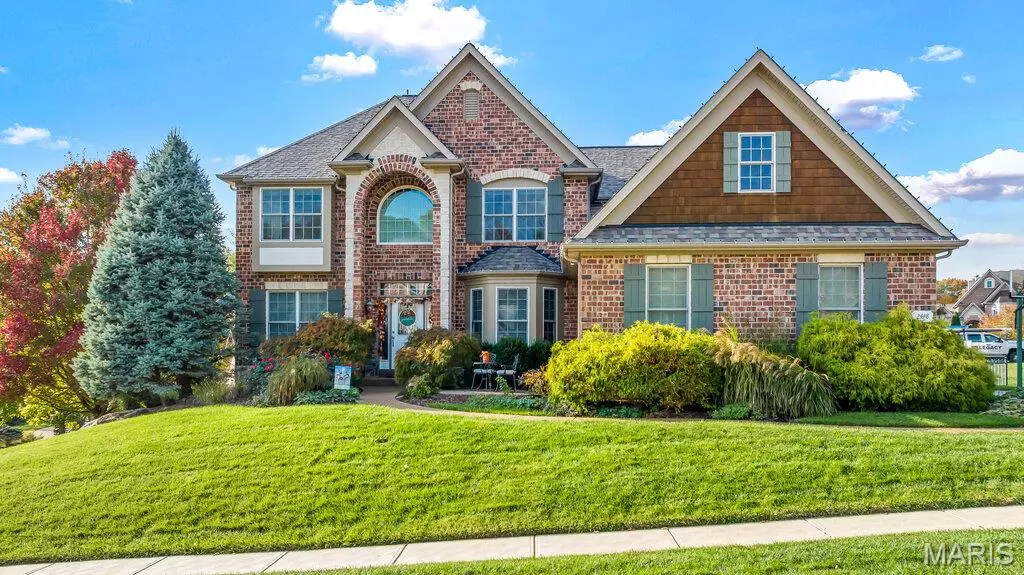 St Louis, MO 63129,2418 Christopher View DR