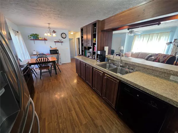 Ste Genevieve, MO 63670,801 Memorial DR