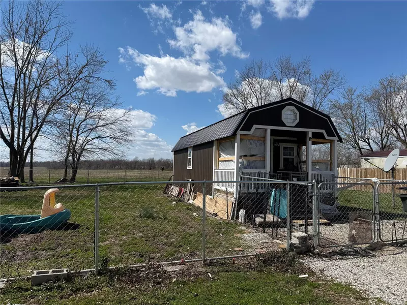 219 S West ST, Brownstown, IL 62418