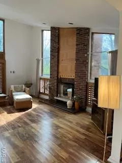 Town And Country, MO 63141,952 W Revere DR