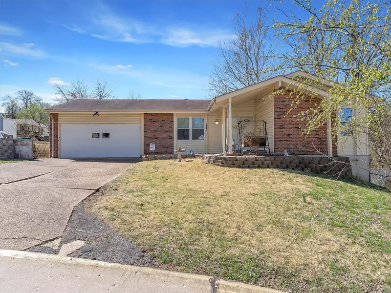 5424 Winthrop DR, High Ridge, MO 63049