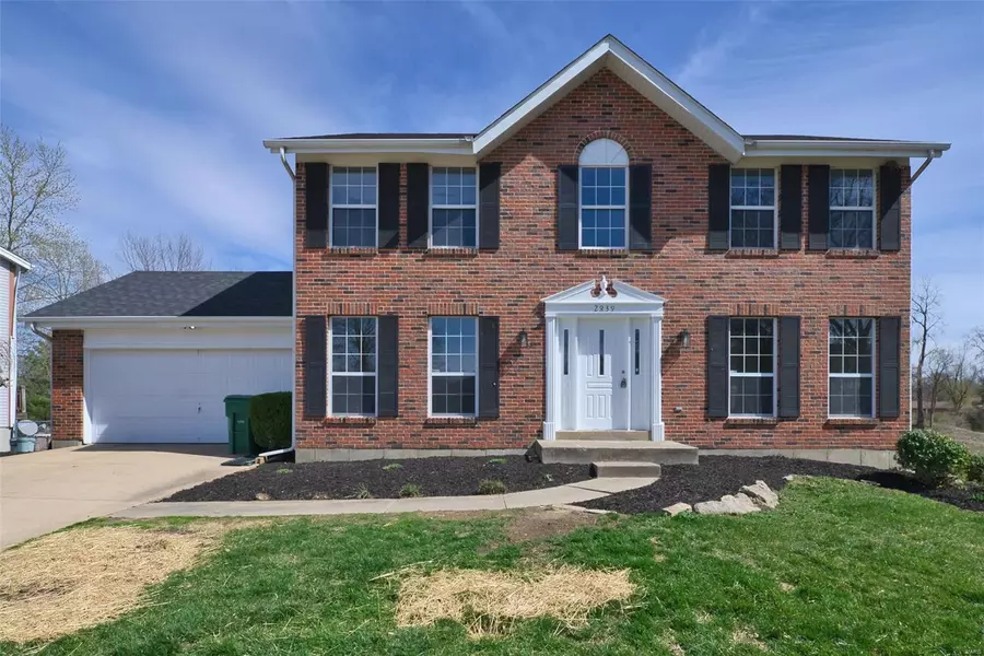 2839 Chapel View DR, Florissant, MO 63031