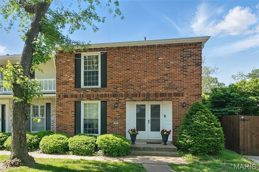 914 Forestlac CT, St Louis, MO 63141