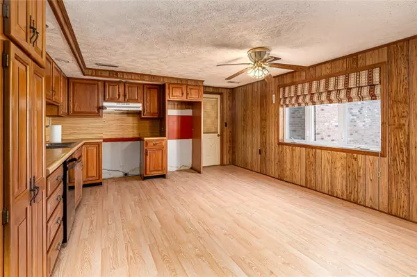 110 Locust, Galatia, IL 62935