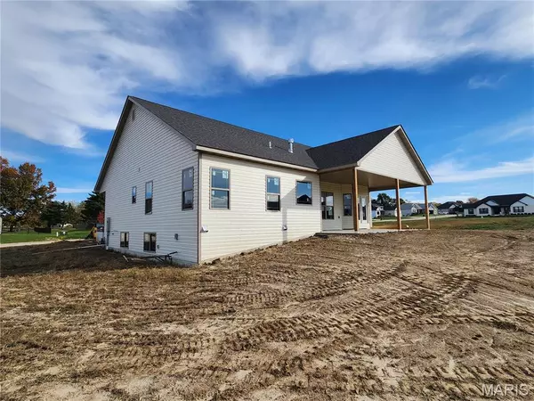 Shiloh, IL 62221,3740 Golfview CIR