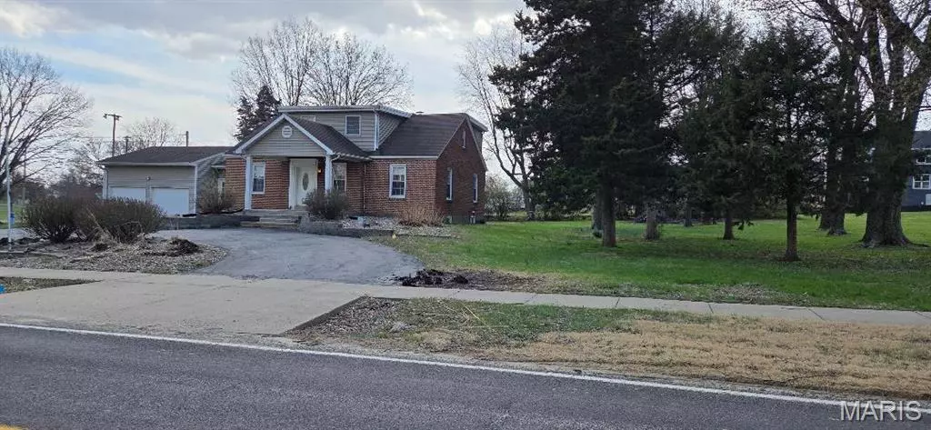2520 Charbonier RD, Florissant, MO 63031