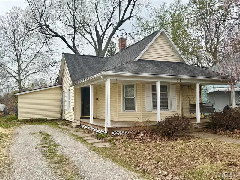 317 N Walnut ST, Litchfield, IL 62056