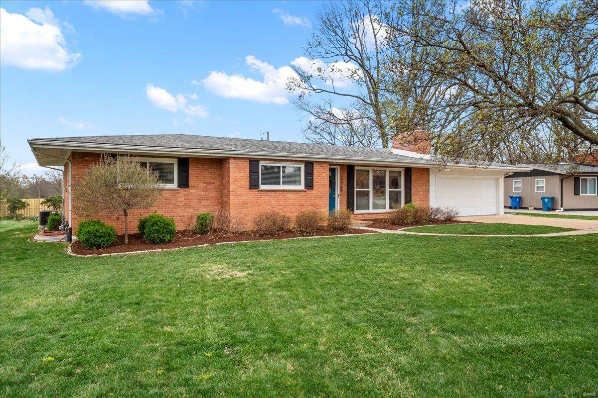 St Louis, MO 63141,11144 Saucier DR