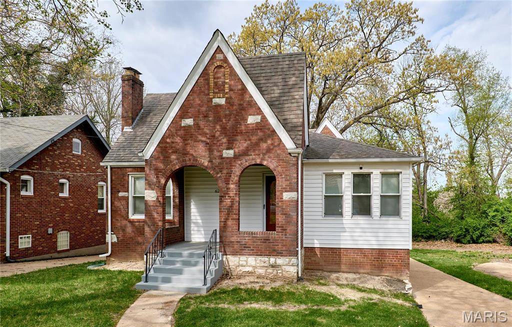 St Louis, MO 63121,627 Bermuda DR