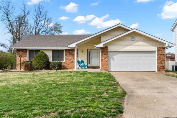 3065 Country Knoll DR, St Charles, MO 63303