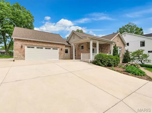 Kirkwood, MO 63122,602 S Ballas RD