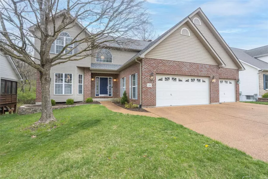 1632 Ivy Chase LN, Fenton, MO 63026