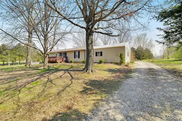 674 Mennemeyer RD, Troy, MO 63379