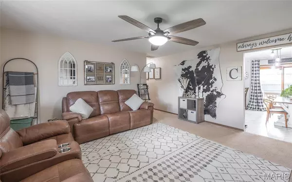 St James, MO 65559,639 N Springfield ST