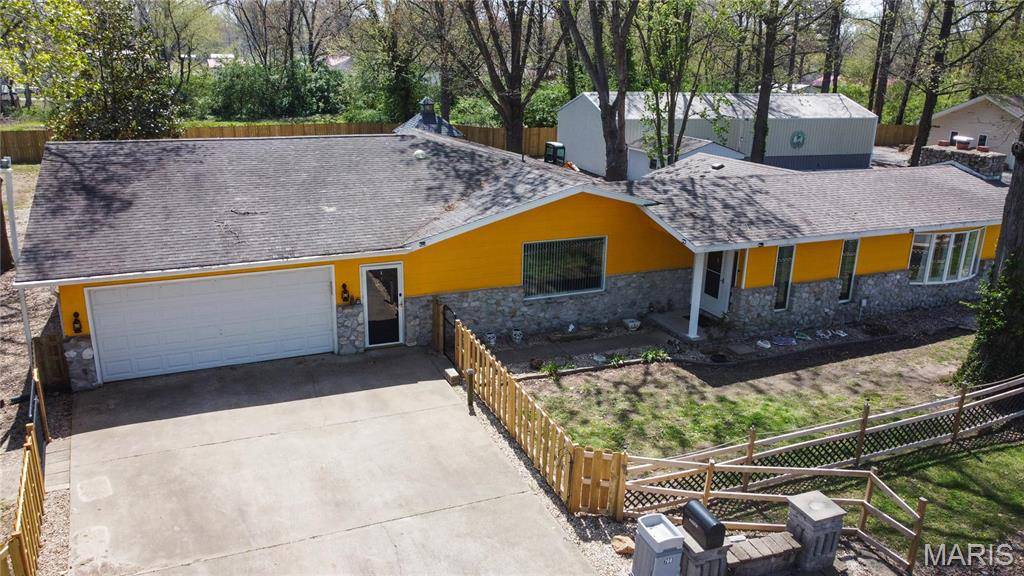 708 E Candy Cane LN, West Frankfort, IL 62896