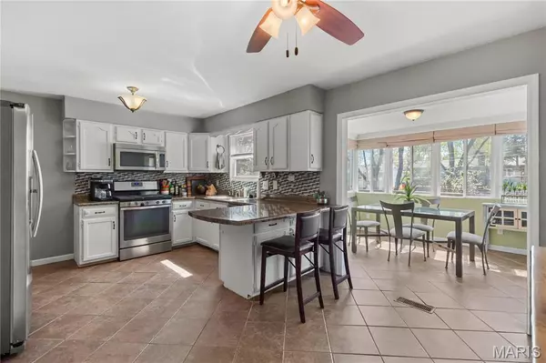 Maryland Heights, MO 63043,12480 Glengate DR