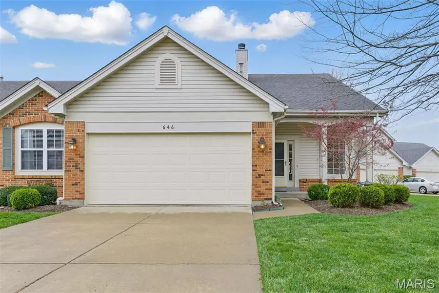 646 Hawk Run DR #44A, O'fallon, MO 63368