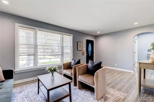 St Louis, MO 63137,9427 Yorktown DR