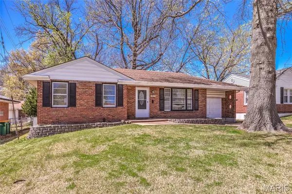 St Louis, MO 63137,9427 Yorktown DR