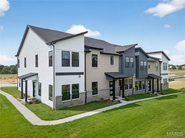 493 Ginger DR, St Peters, MO 63303