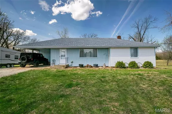 3915 Loeb RD, Bland, MO 65014