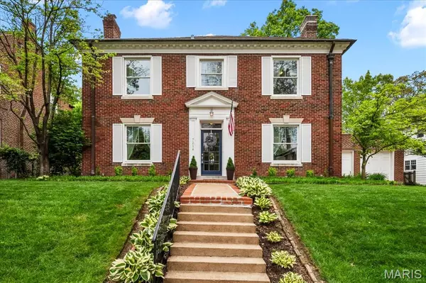 St Louis, MO 63105,7214 Northmoor DR