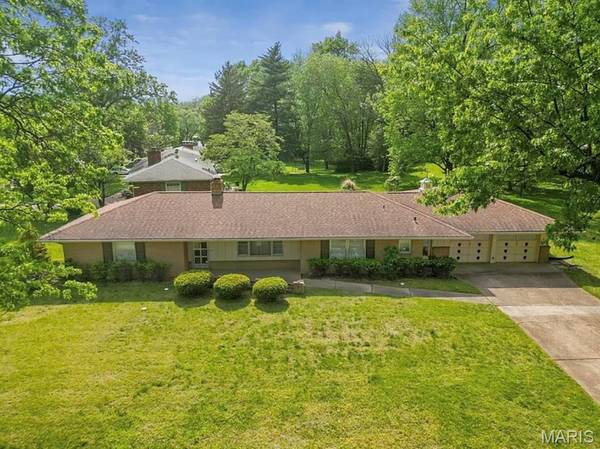 11401 Northway DR, St Louis, MO 63136
