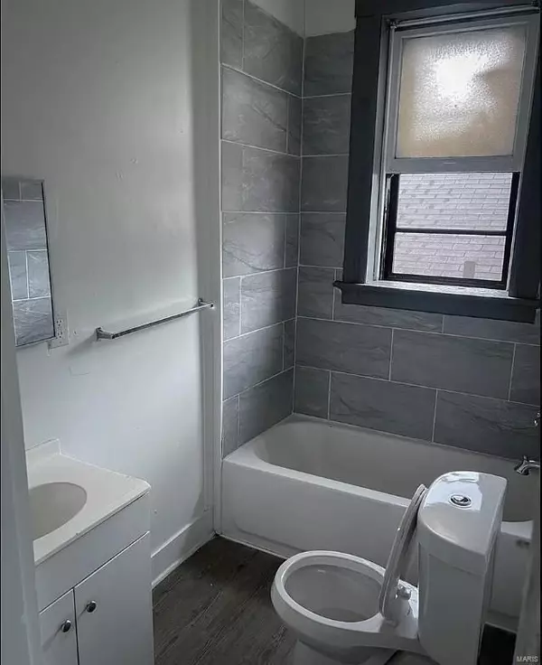 St Louis, MO 63147,824 Canaan Avenue #2nd Floor