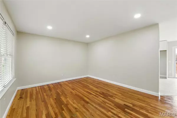 Maryland Heights, MO 63043,31 Bennington Ct