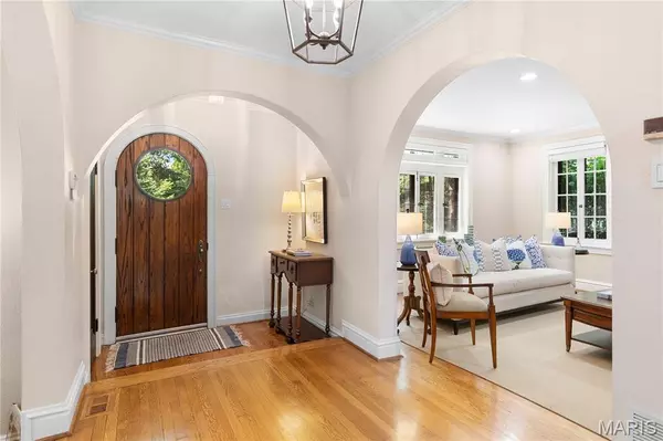 Clayton, MO 63105,46 Broadview DR