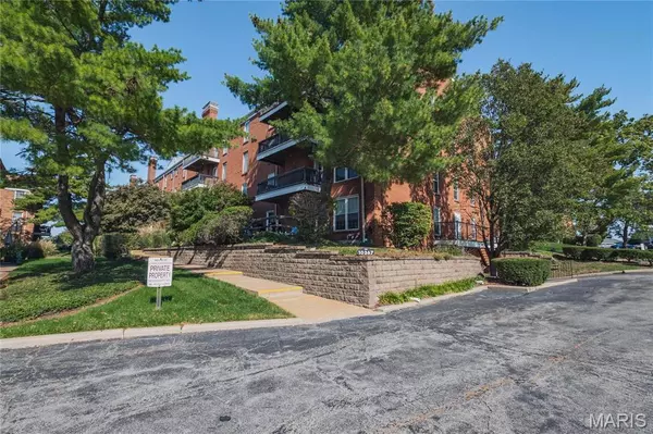 St Louis, MO 63146,10367 Oxford Hill DR #5