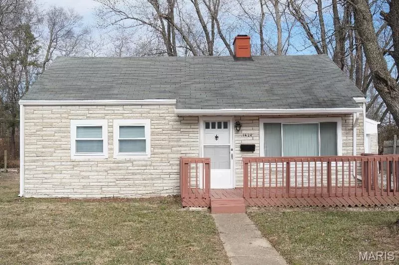 1424 Bel Aire DR, Belleville, IL 62220