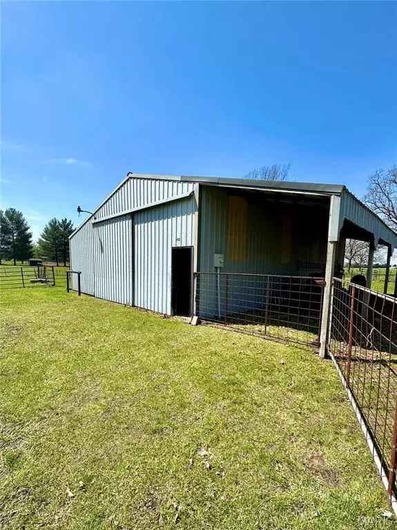 902 Bridge Road, Belle, MO 65013