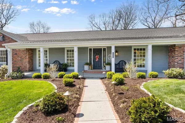 St Louis, MO 63141,243 Ladue Oaks DR