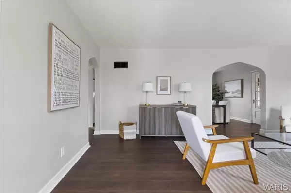 St Louis, MO 63123,7059 Foxcroft DR